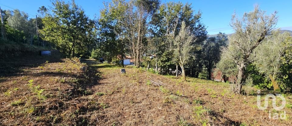 Land in Fornelos e Queijada of 1,730 m²