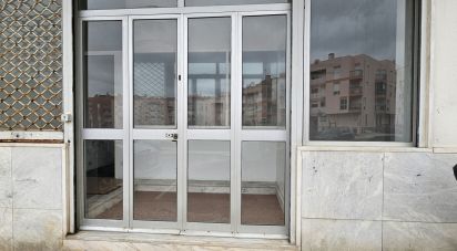 Shop / premises commercial in Algueirão-Mem Martins of 260 m²