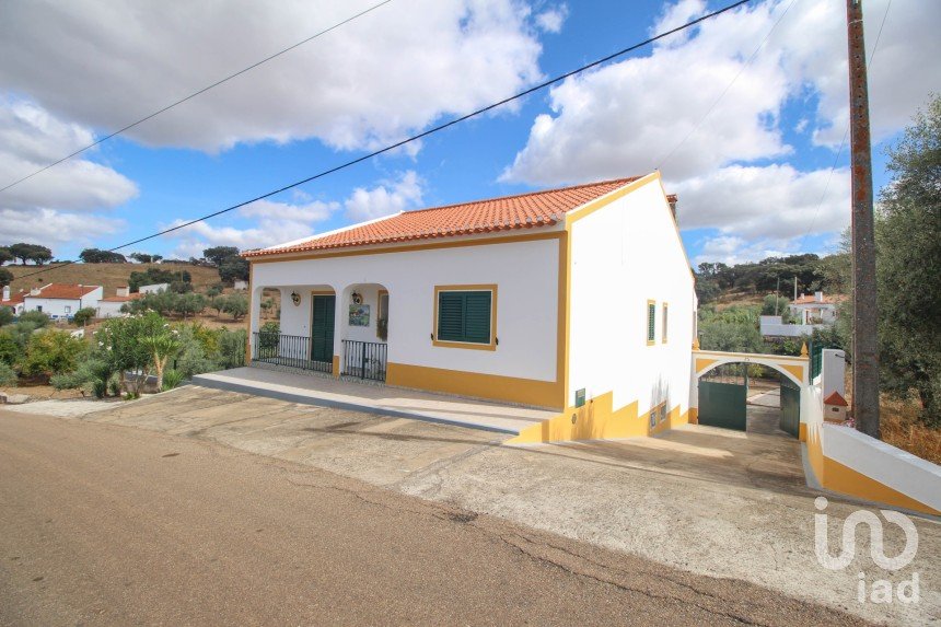 Casa de aldeia T4 em Alandroal (Nossa Senhora Da Conceição), São Brás Dos Matos (Mina Do Bugalho) E Juromenha (Nossa Senhora Do Loreto) de 267 m²