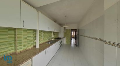 Apartment T3 in Laranjeiro e Feijó of 84 m²