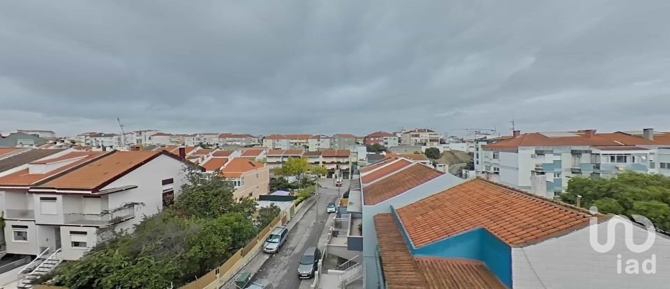 Apartamento T3 em Laranjeiro e Feijó de 84 m²