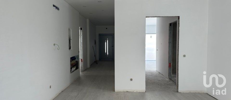 Habitação T3 em Monte Redondo e Carreira de 152 m²