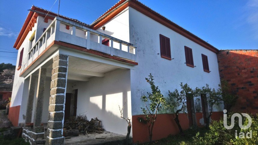 Casa de Cidade T4 em Aguieiras de 346 m²