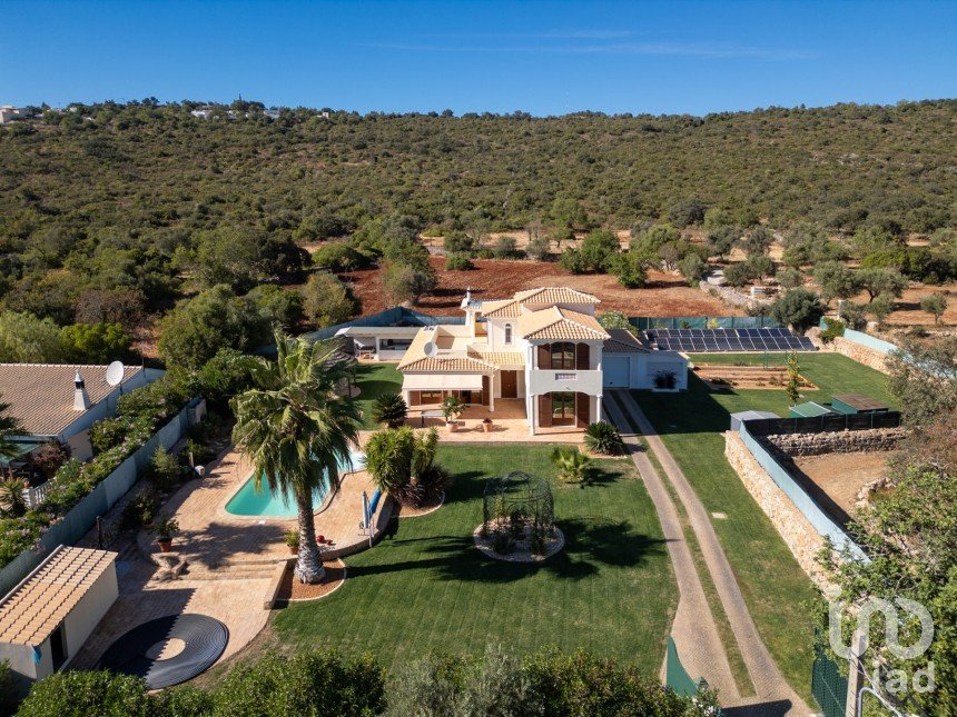 House T4 in Loulé (São Clemente) of 270 m²