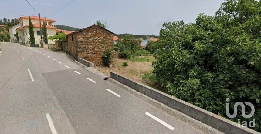 Building land in Mosteiro of 669 m²