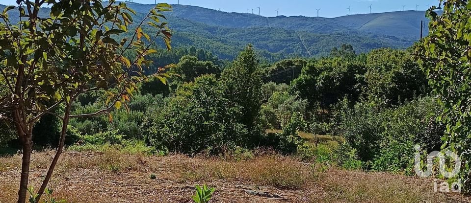 Terreno para construção em Mosteiro de 669 m²