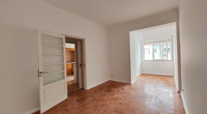 Apartment T2 in Oeiras e São Julião da Barra, Paço de Arcos e Caxias of 75 m²