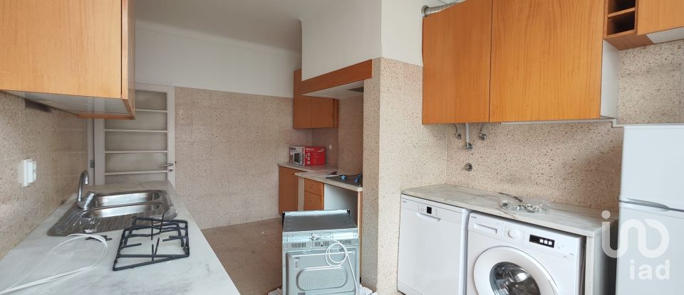 Apartment T2 in Oeiras e São Julião da Barra, Paço de Arcos e Caxias of 75 m²