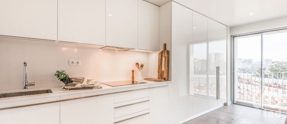 Appartement T2 à Lumiar de 121 m²