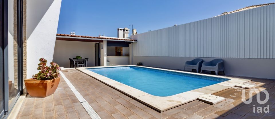 House T5 in Azeitão (São Lourenço e São Simão) of 258 m²