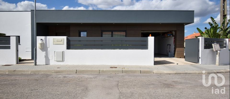 House T4 in Azeitão (São Lourenço e São Simão) of 161 m²