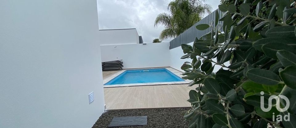 Casa / Villa T4 em Azeitão (São Lourenço e São Simão) de 161 m²