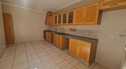 Apartamento T3 em Lamas e Cercal de 147 m²