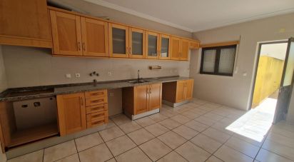 Apartamento T3 em Lamas e Cercal de 147 m²