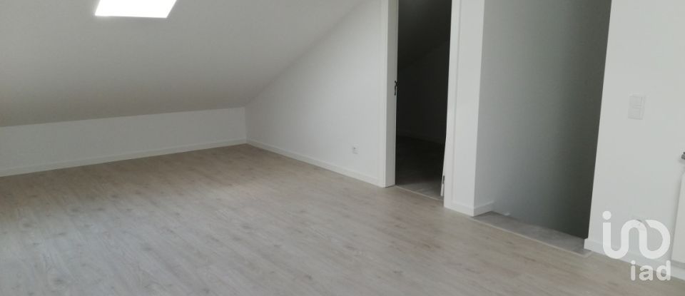 Maison T3 à Silveira de 303 m²