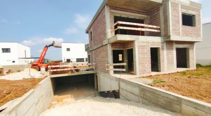 Casa / Villa T4 em Tornada e Salir do Porto de 325 m²