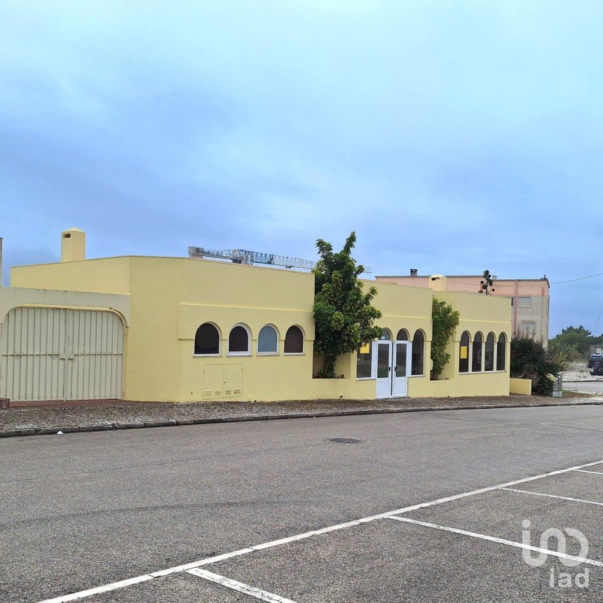 Boutique/Local commercial à Colares de 221 m²