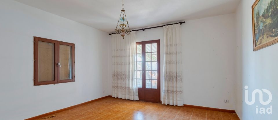 Casa tradicional T4 em Vendas Novas de 169 m²