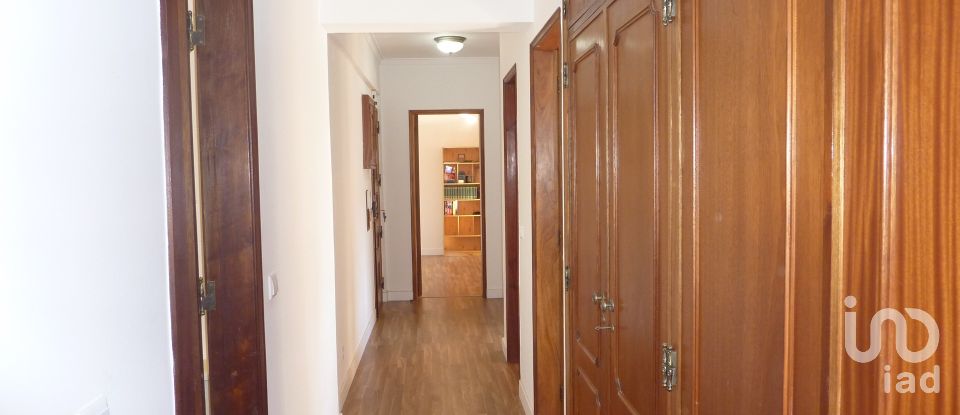 Apartment T3 in Mina de Água of 96 m²