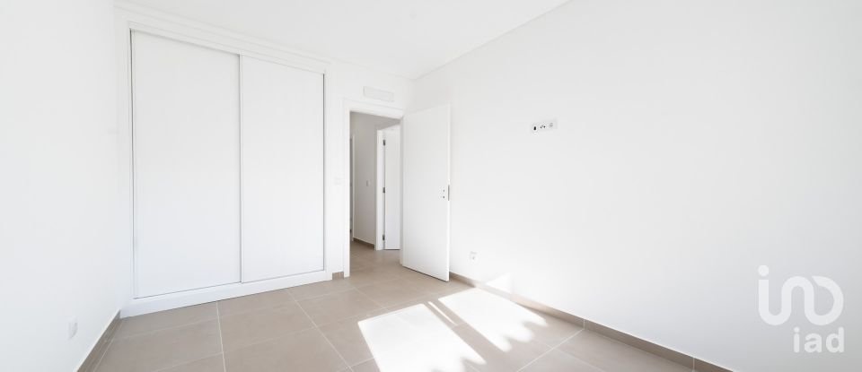 Apartment T1 in Ferrel of 66 m²