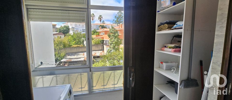 Apartamento T2 em Carcavelos e Parede de 70 m²