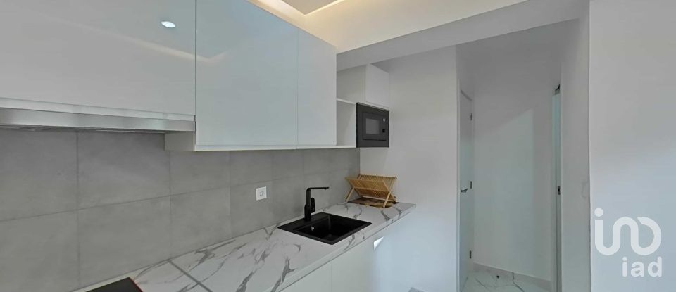 Studio T3 in Laranjeiro e Feijó of 74 m²