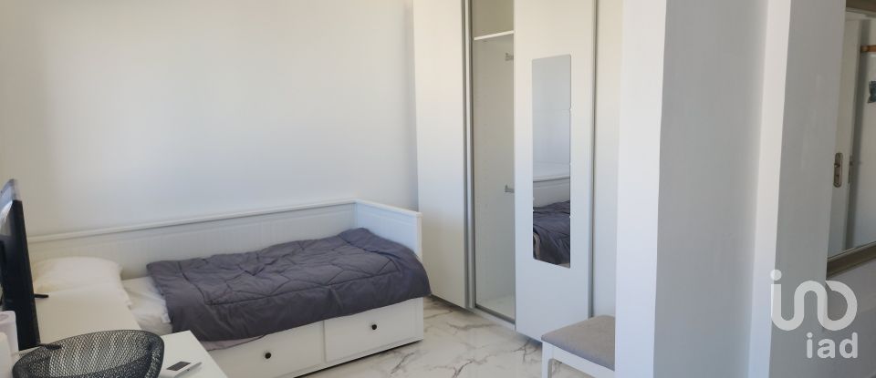 Studio T3 in Laranjeiro e Feijó of 74 m²