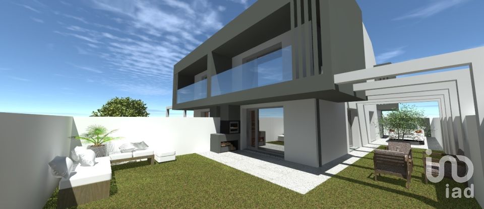 House T3 in Fernão Ferro of 140 m²