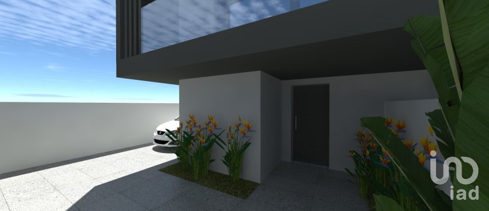 House T3 in Fernão Ferro of 140 m²