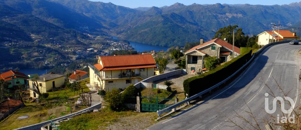 Terreno em Ventosa e Cova de 2 500 m²