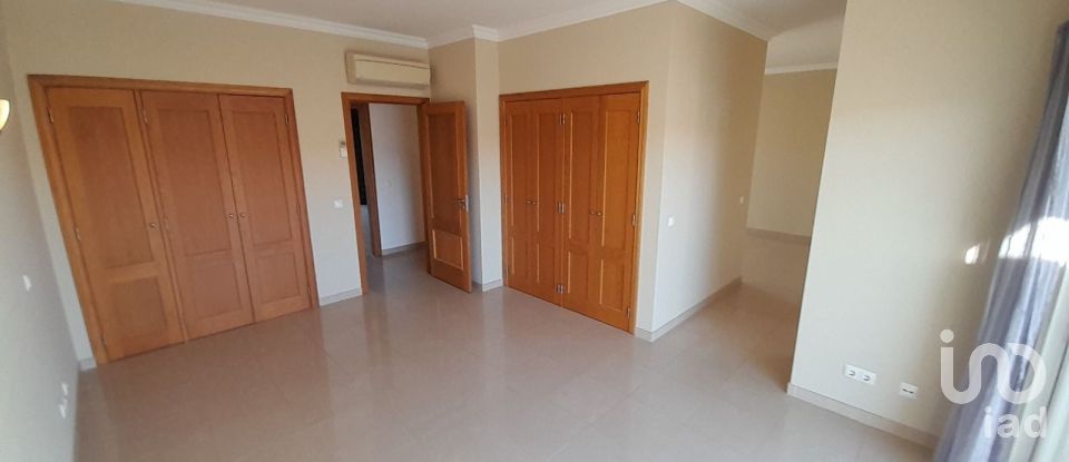 Casa T6 em Boliqueime de 200 m²