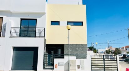 Casa T3 em Vila Nova de Cacela de 200 m²