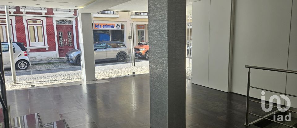 Boutique/Local commercial à Caldas da Rainha - Nossa Senhora do Pópulo, Coto e São Gregório de 142 m²