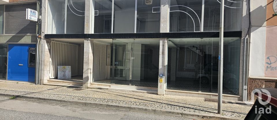 Boutique/Local commercial à Caldas da Rainha - Nossa Senhora do Pópulo, Coto e São Gregório de 142 m²