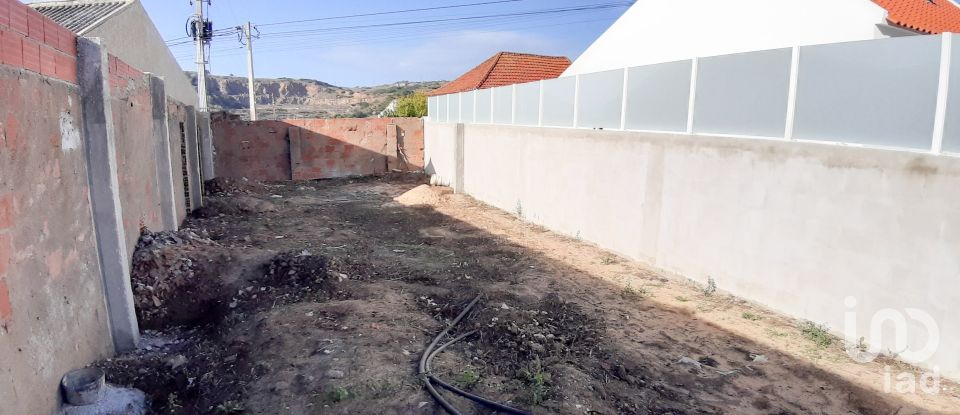 Land in A dos Cunhados e Maceira of 441 m²