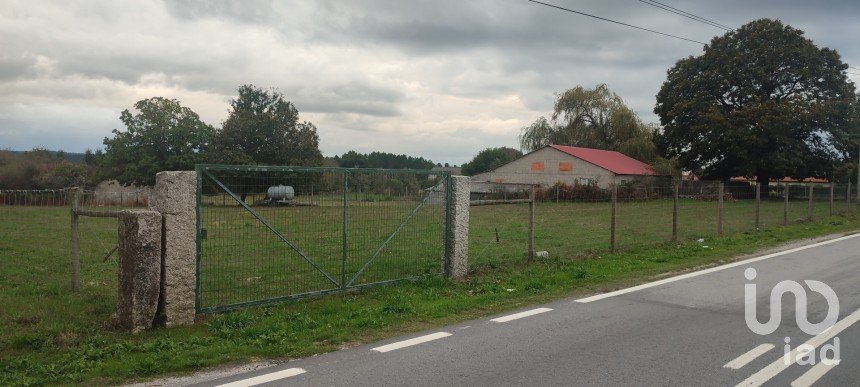 Land in Peva e Segões of 16,450 m²