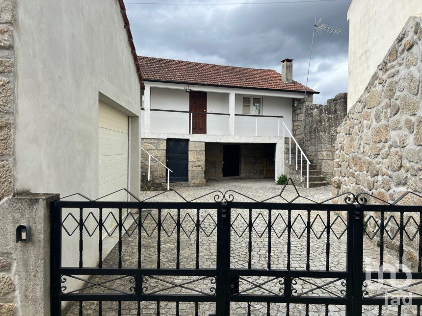 Maison de village T3 à São Miguel do Mato de 168 m²