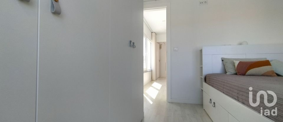 Maison traditionnelle T3 à Fernão Ferro de 107 m²