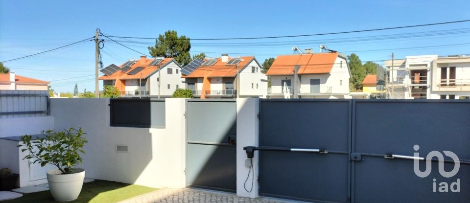 Maison traditionnelle T3 à Fernão Ferro de 107 m²