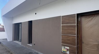 Maison traditionnelle T3 à Fernão Ferro de 127 m²