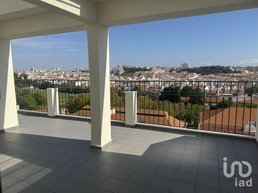 Apartment T3 in Arroios of 130 m²