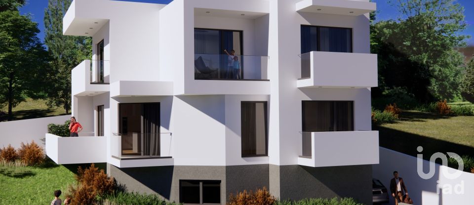 Casa T3 em Ericeira de 211 m²