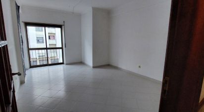 Apartment T2 in Rio de Mouro of 81 m²