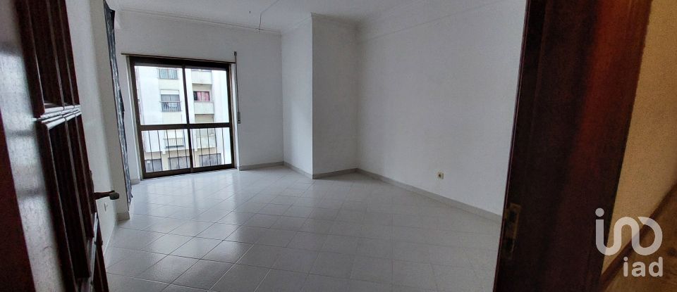 Apartamento T2 em Rio de Mouro de 81 m²