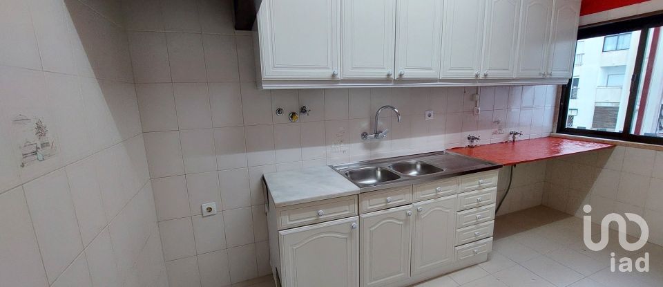 Apartamento T2 em Rio de Mouro de 81 m²