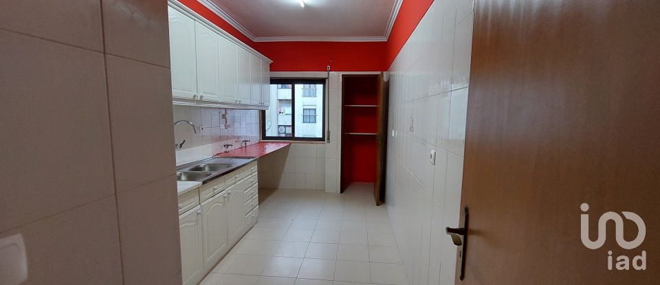 Appartement T2 à Rio de Mouro de 81 m²