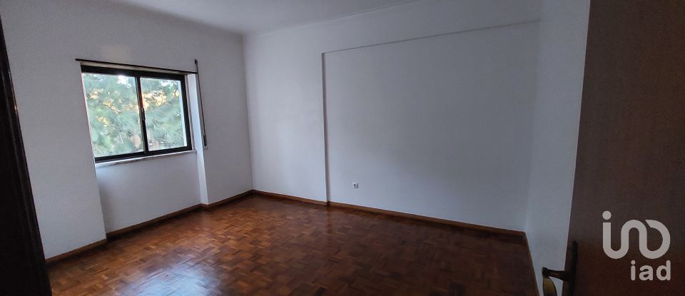 Appartement T2 à Rio de Mouro de 81 m²