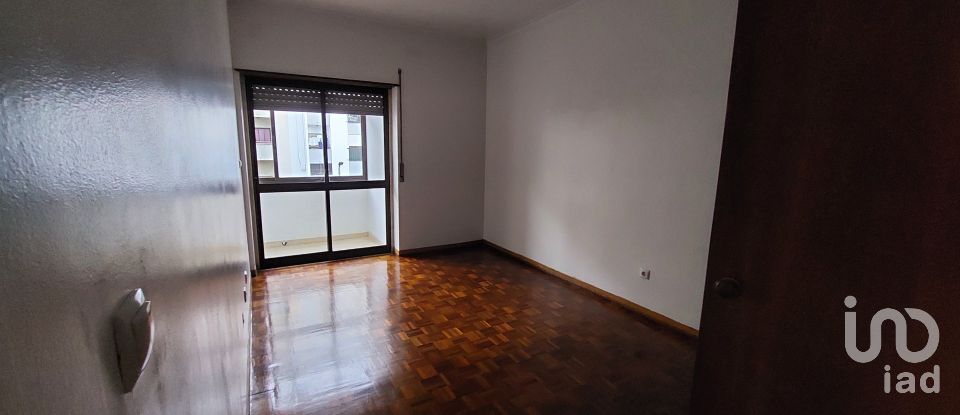 Appartement T2 à Rio de Mouro de 81 m²