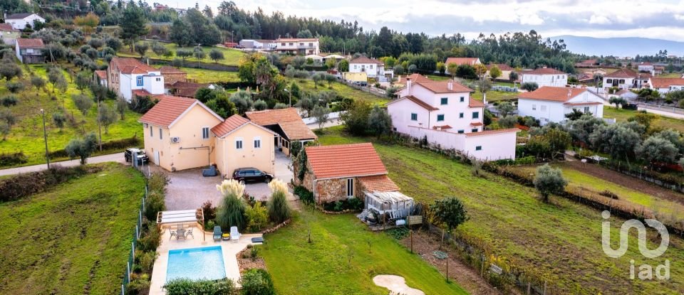 Gîte T4 à Carapinha de 373 m²