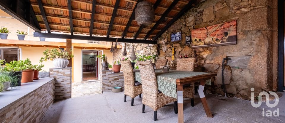 Lodge T4 in Carapinha of 373 m²